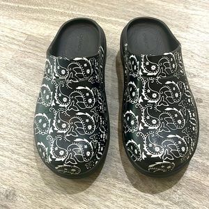 Limited edition Oofos